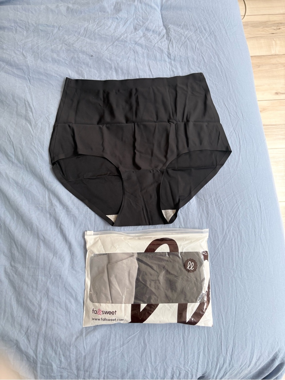 Fallsweet women’s seamless brief underwear set of brand new in bag- size medium
